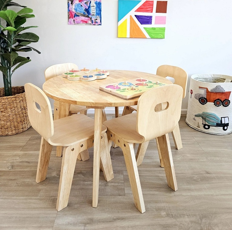 qtoys natural round danish table for kids