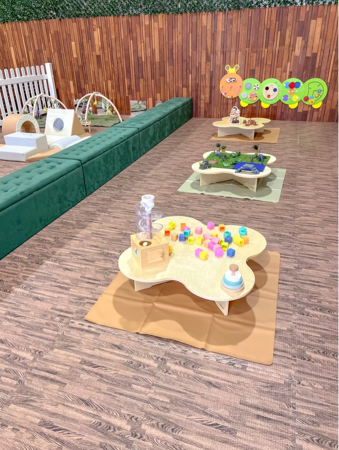 Bear and Cub Play Centre with Kindtokidz wall toys