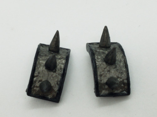 Knight of Asperity Shoulder Spikes