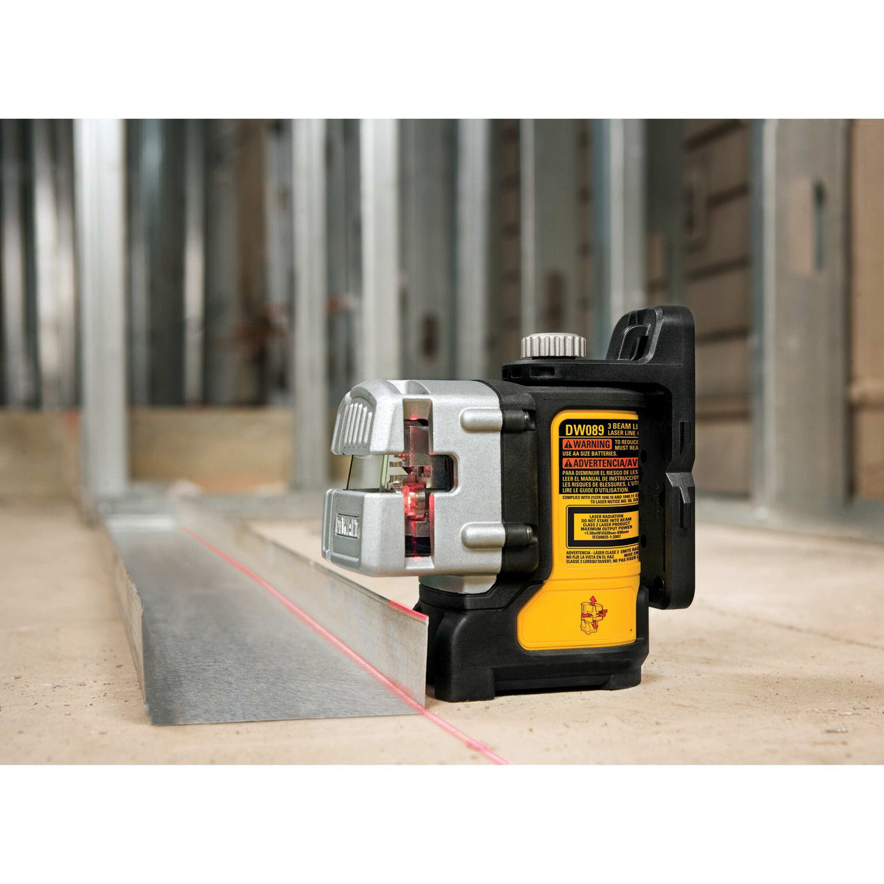 DEWALT DW089K - Self Leveling 3 Beam Line Laser - Canucktools.ca