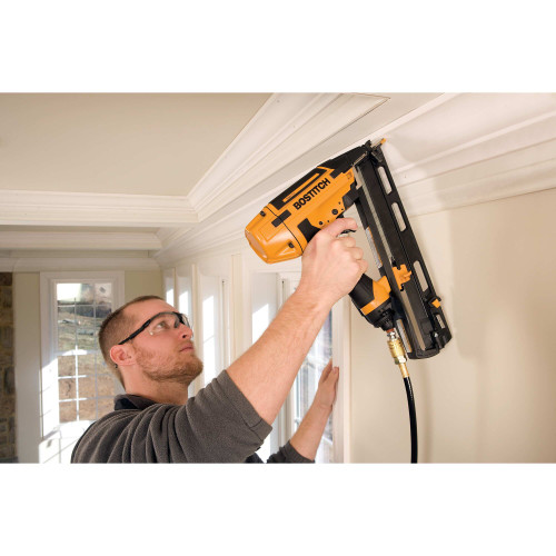 Bostitch BTFP72155 - 15 Gauge Finish Nailer Kit with Smartpoint (DA Style)