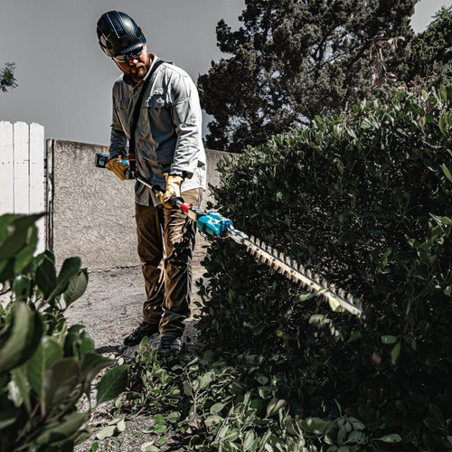 Makita UN001GZ - 40V Max XGT Brushless 24" Pole Hedge Trimmer, Tool Only