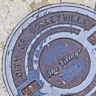This manhole features the old and new modern approach Colleyville takes, as a town. Being a quaint suburb, with a personal touch, Colleyville also honors and appreciates its original footsteps.