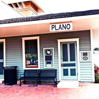 This old-school downtown Plano station opened in 2002 and still operates today. As a DART Light Rail station, the Plano Station serves the red and orange lines.
