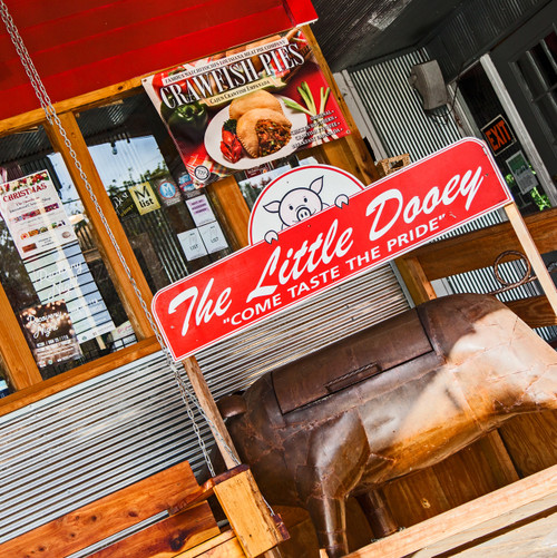The Little Dooey is a laid-back, MSU-friendly joint for BBQ, catfish & more with checked tablecloths & outdoor seating. The Little Dooey is a laid-back, MSU-friendly joint for BBQ, catfish & more with checked tablecloths & outdoor seating.