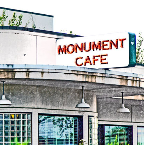 Diner serves organic & natural fare, with daily farmer's market & weekend live music in beer garden.