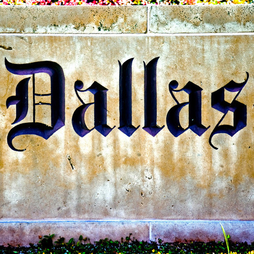 Constantly welcoming tourists to its city or filling its locals with more pride, is this Dallas sign. This can be a great shot to capture while travelling, to let people know where you are!
