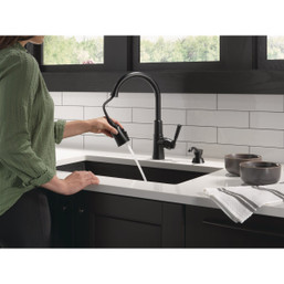 Delta Valo 1-Handle Pull-Down Kitchen Faucet with Soap Dispenser in Matte Black - Model 411037