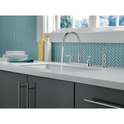 Delta Windemere 2-Handle Lever Kitchen Faucet with Side Spray in Stainless