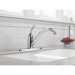 Delta Classic Series 1-Handle Lever Kitchen Faucet in Chrome - Model 460076
