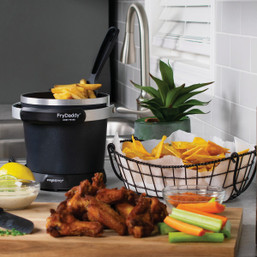 Presto FryDaddy 1 Qt. Black Aluminum Deep Fryer * Compact Family-Size Electric Fryer with Nonstick Surface and Snap-On Lid