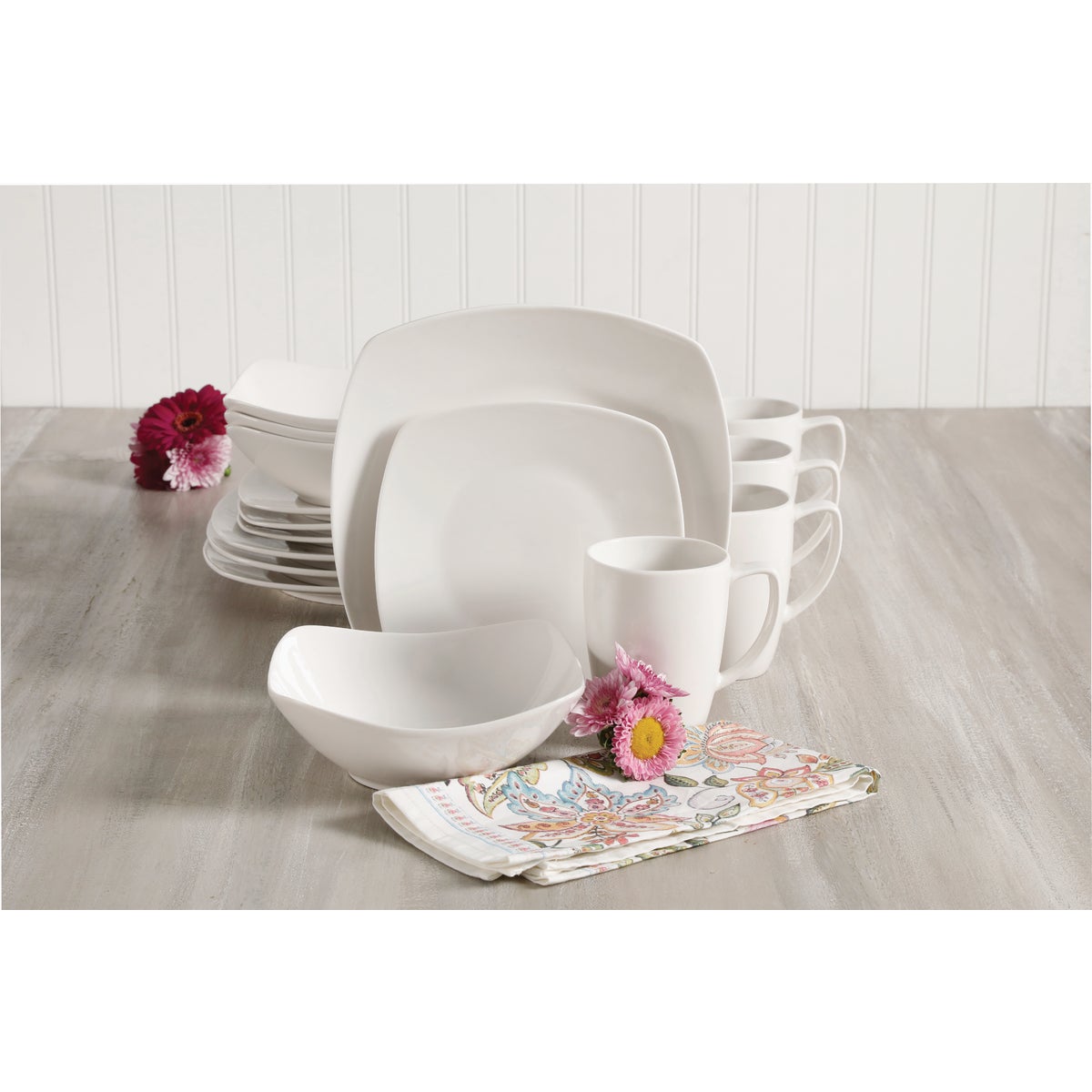 Gibson Home Zen Buffetware White Soft-Square 16-Piece Dinnerware