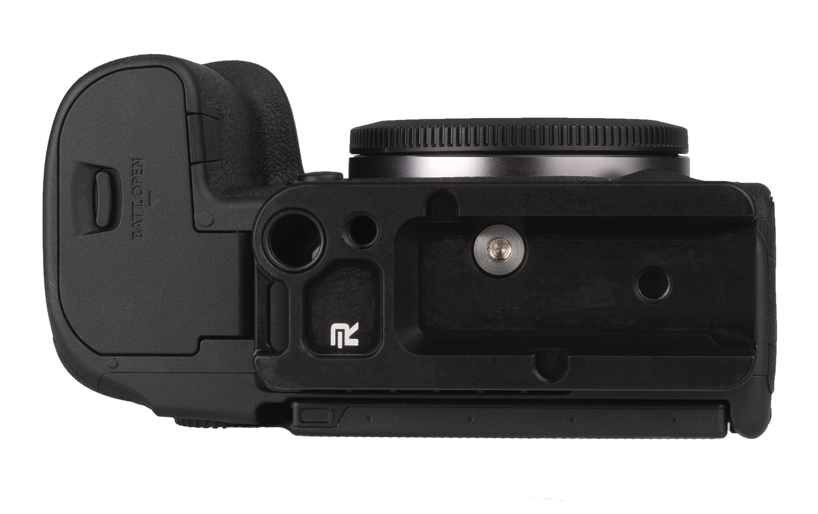 Canon R5 l-bracket bottom detail