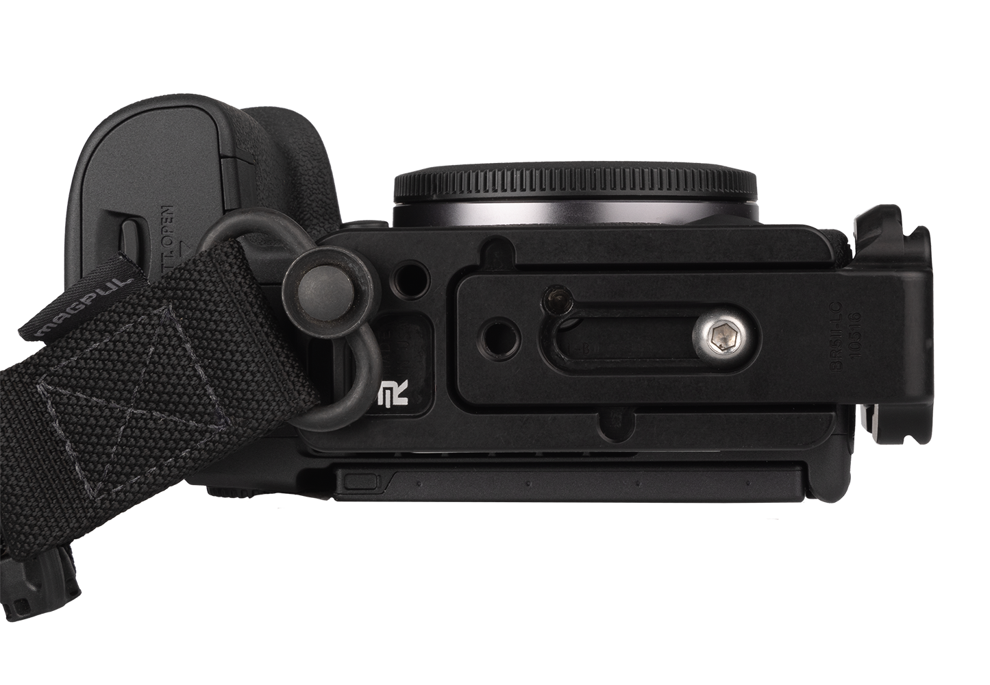 Canon R5 l-bracket bottom detail