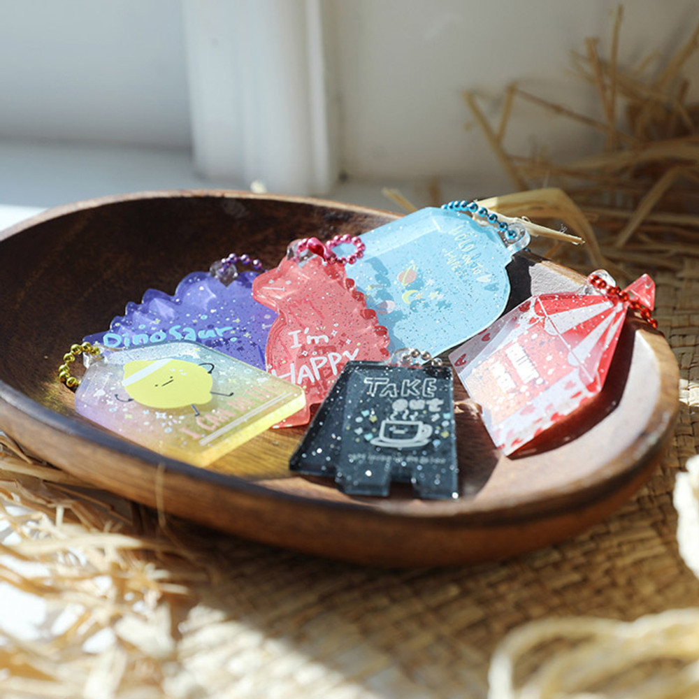 Oh-ssumthing O-ssum shiny charm with chain strap