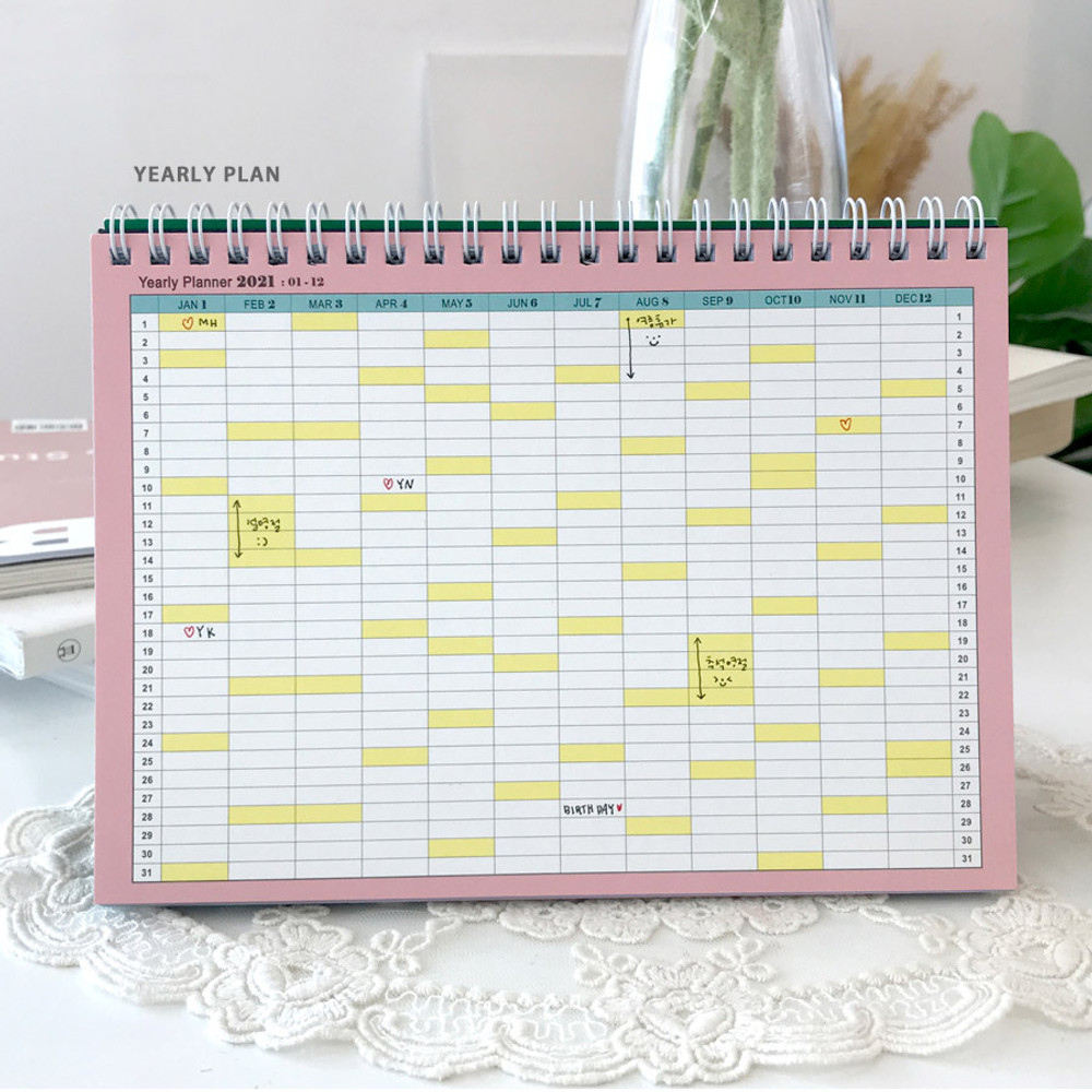 Yearly plan - Design Comma-B 2021 Retro monthly standing desk scheduler