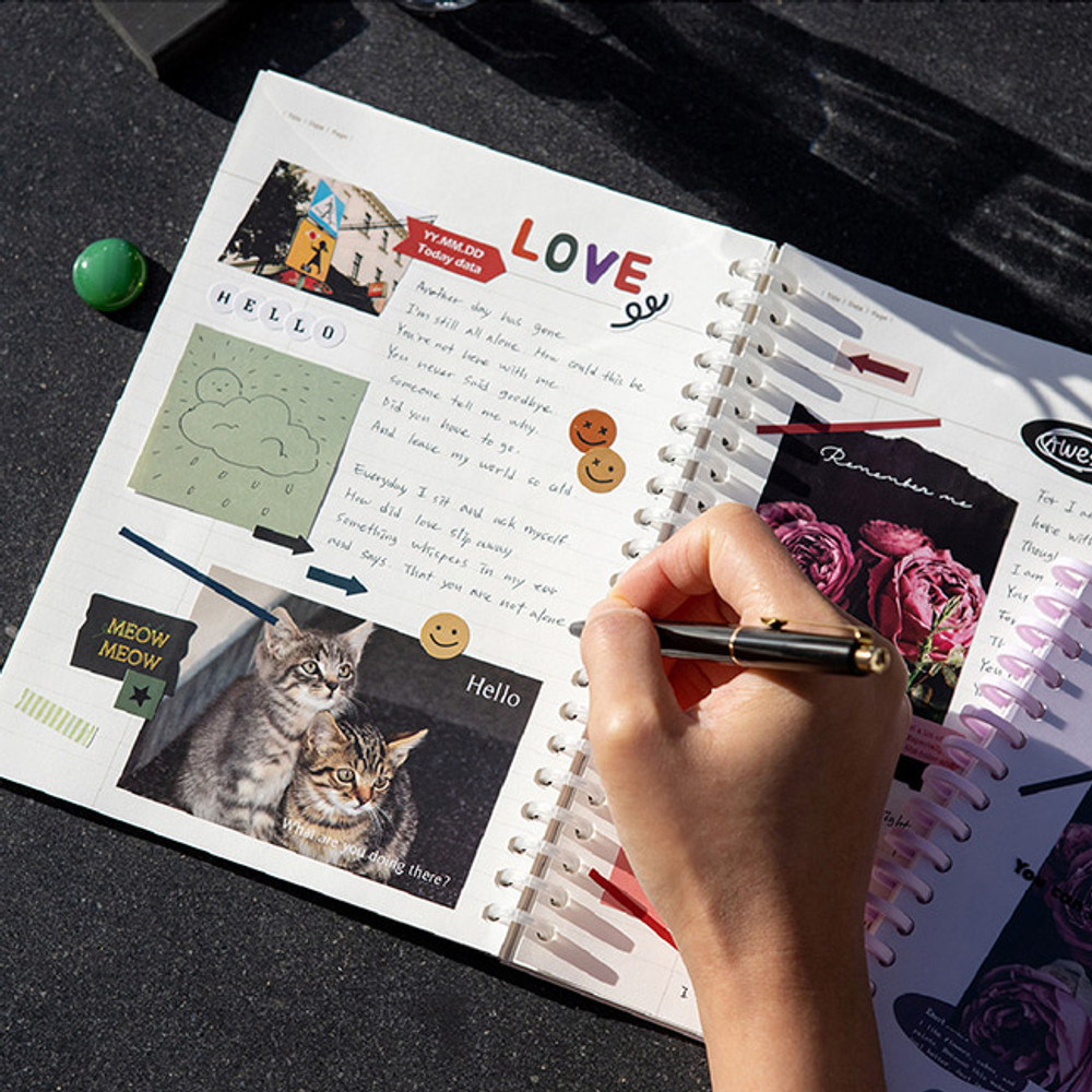 Usage example - Ardium My own A5 plastic ring lined notebook with a sticker