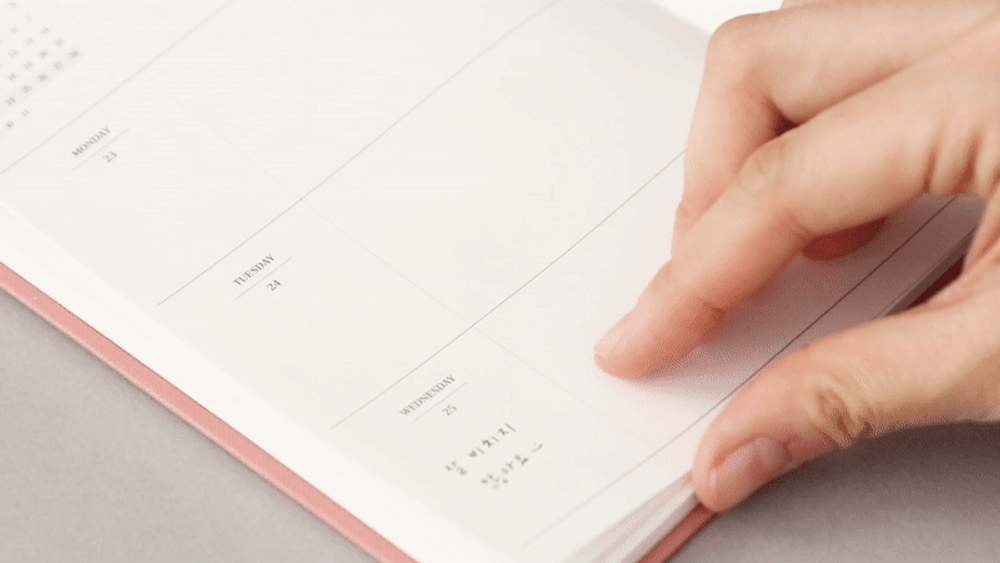 120gsm paper - ICONIC 2022 Draw Your Orbit Dated Weekly Diary Planner