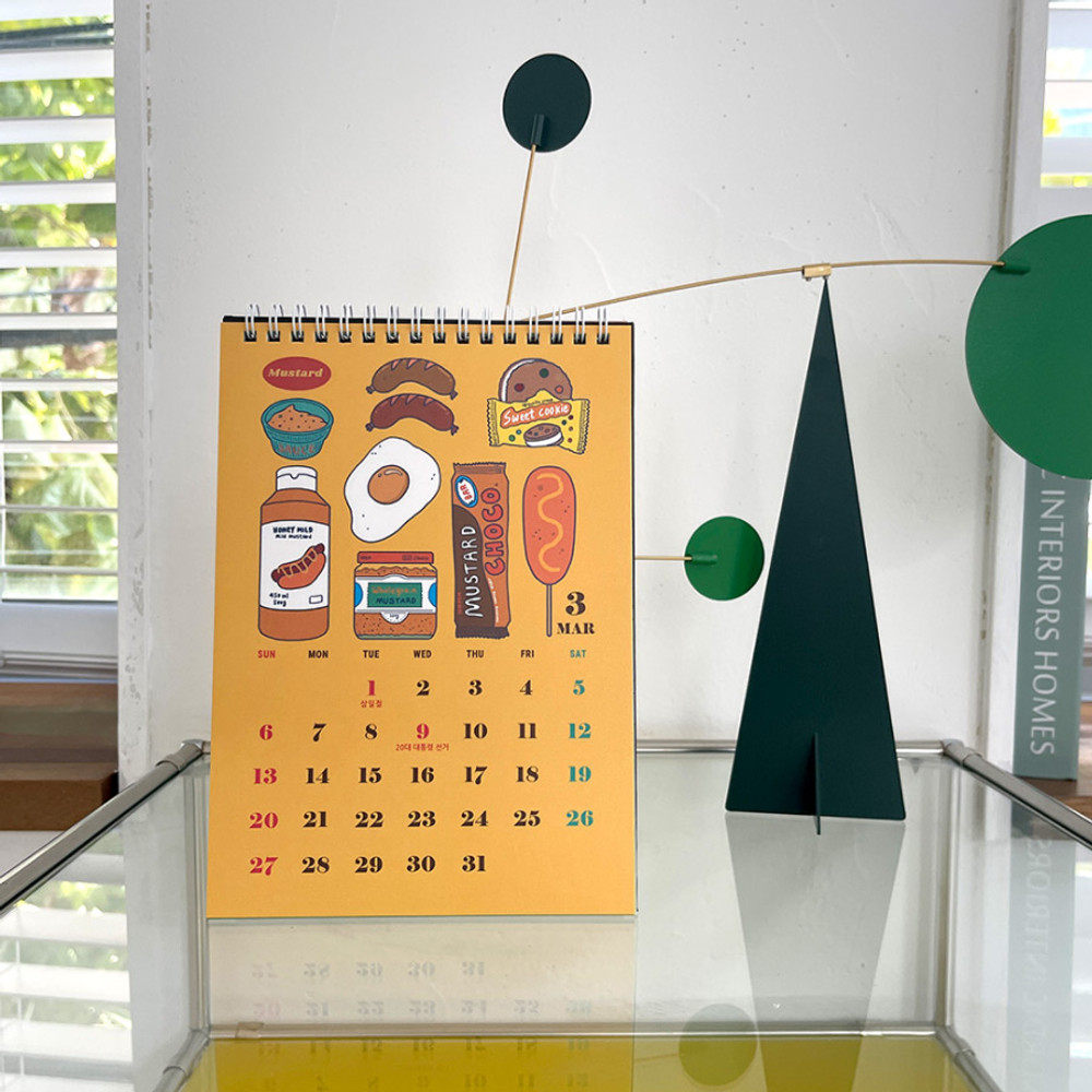 Design Comma-B 2022 Retro Dated Monthly Desk Calendar