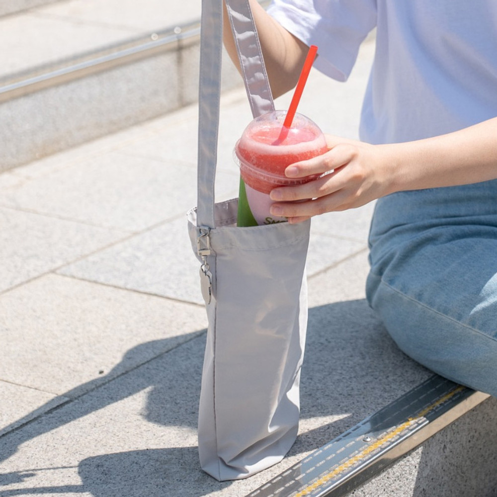 Usage example - Byfulldesign Light daily Long shoulder bag