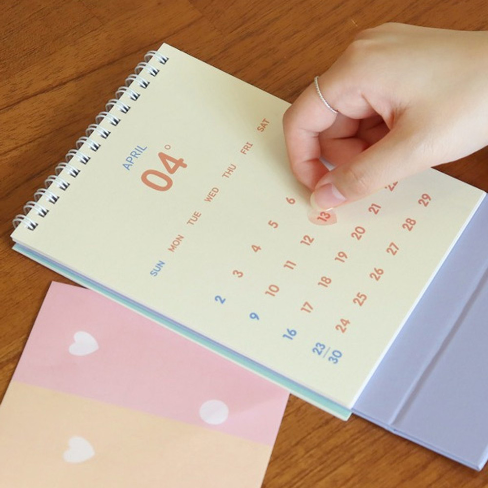 Usage example - Indigo 2023 The Temperature Of The Day Monthly Desk Calendar