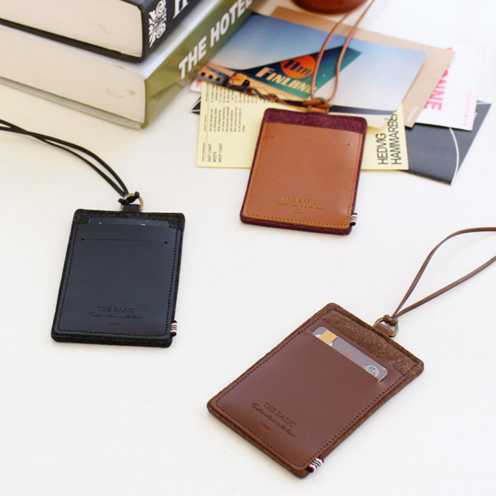 The Basic felt flat card holder with a neck strap ver.3