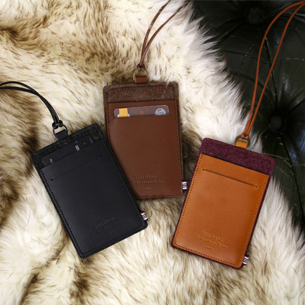 The Basic felt flat card holder with a neck strap ver.3