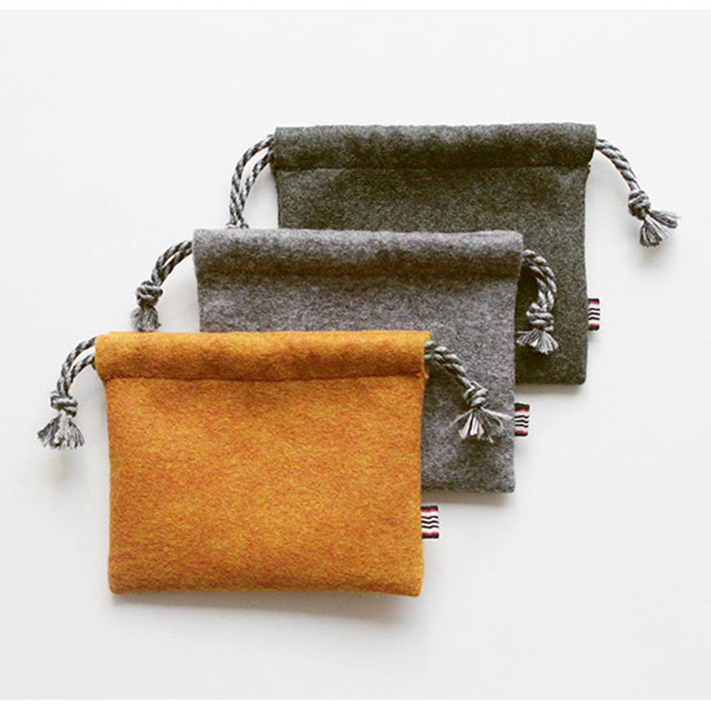 The Basic felt small drawstring pouch ver.3