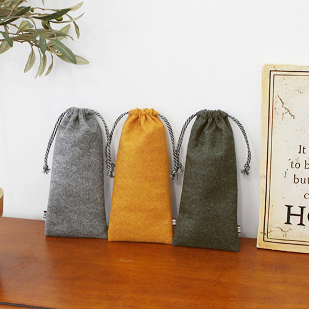 The Basic felt long drawstring pouch ver.3