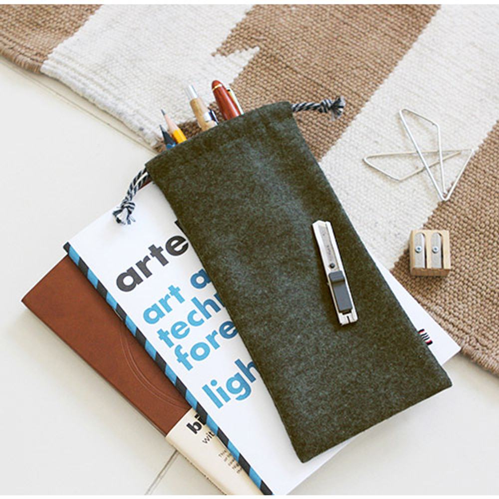 The Basic felt long drawstring pouch ver.3