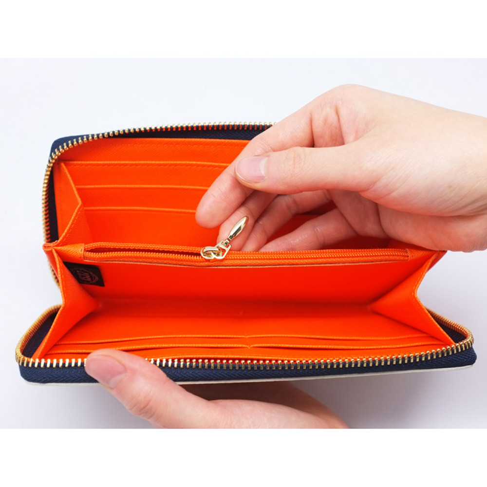 Inside of Aurore frutas zip around long wallet