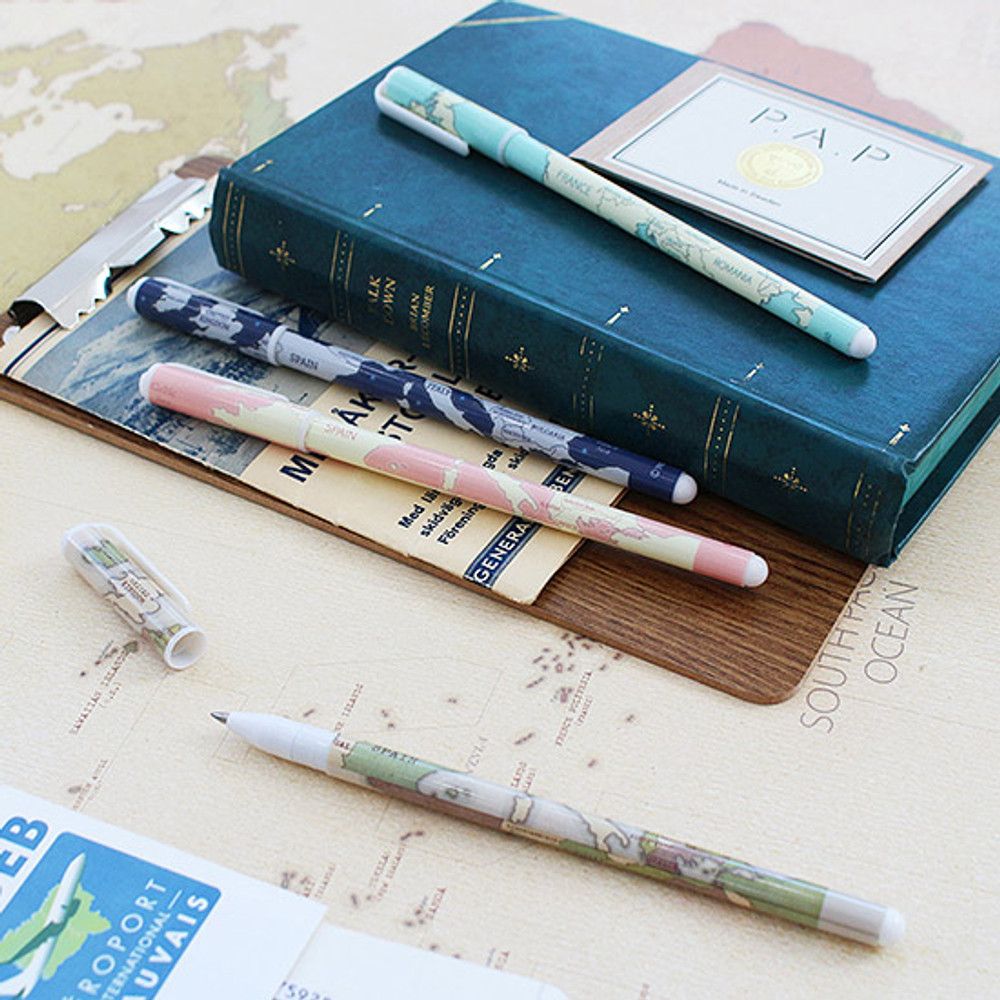 World map pattern black ballpoint pen 0.5mm