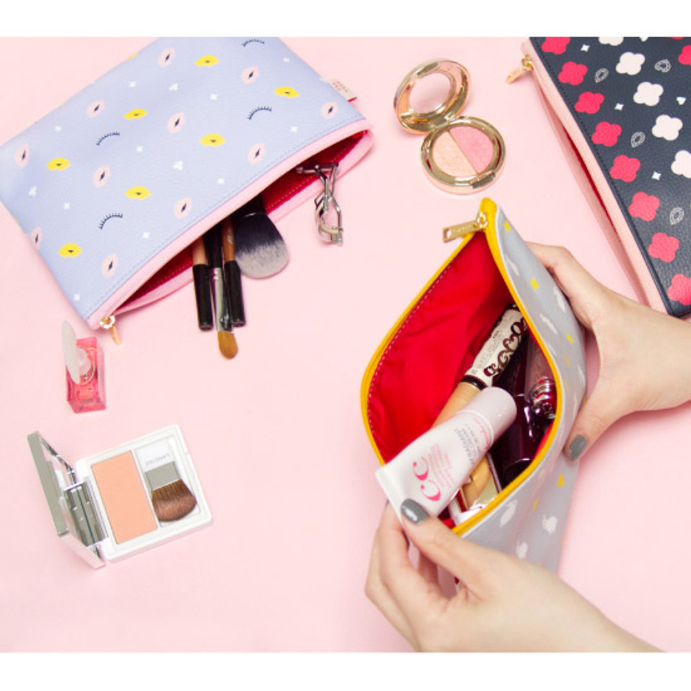 Hello beauty pattern zipper pouch