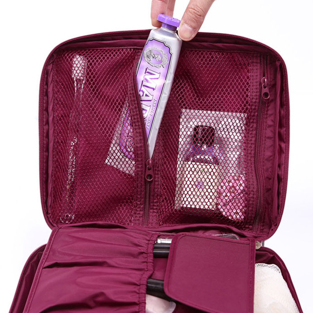 Inside mesh pockets