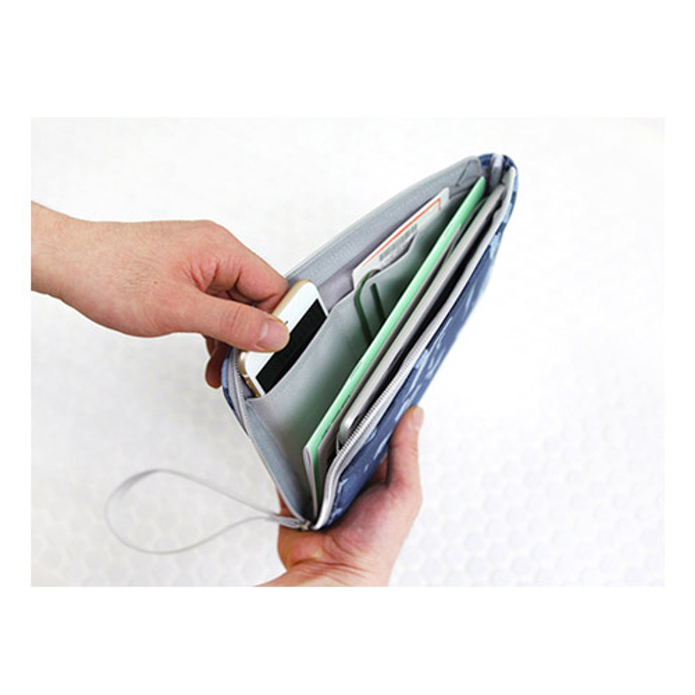 The basic denim iPad mini pouch with a hand strap 