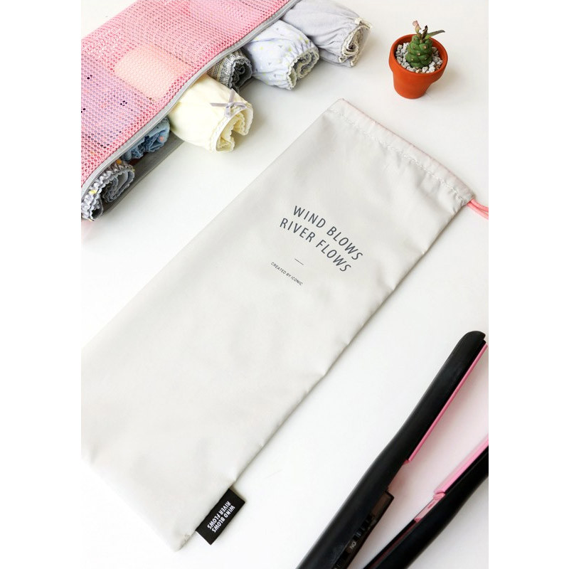 Iconic Mesh travel long pouch and drawstring pouch set