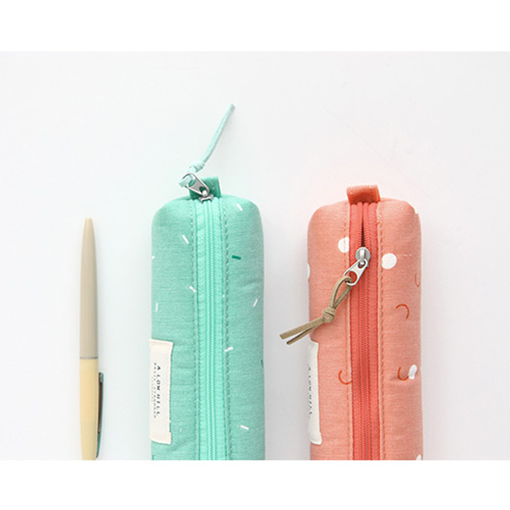 Detail of Basic pattern round zipper pencil case