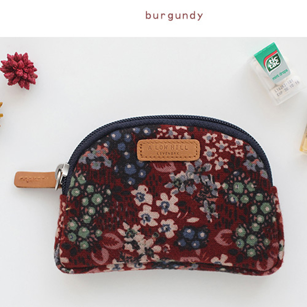 Burgundy - A low hill basic winter half moon coin case