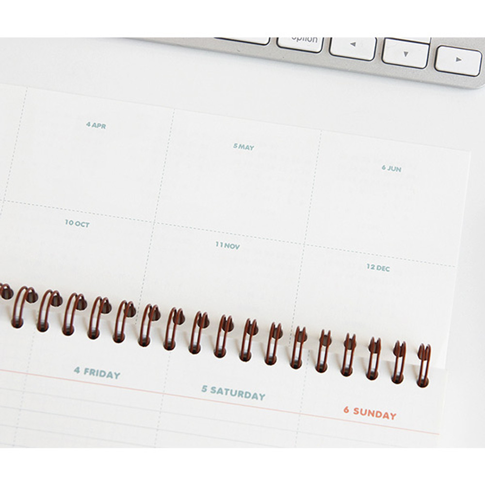 Yearly plan - Desk wirebound dated planner
