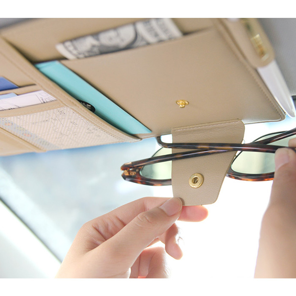 Snap button holder for glasses