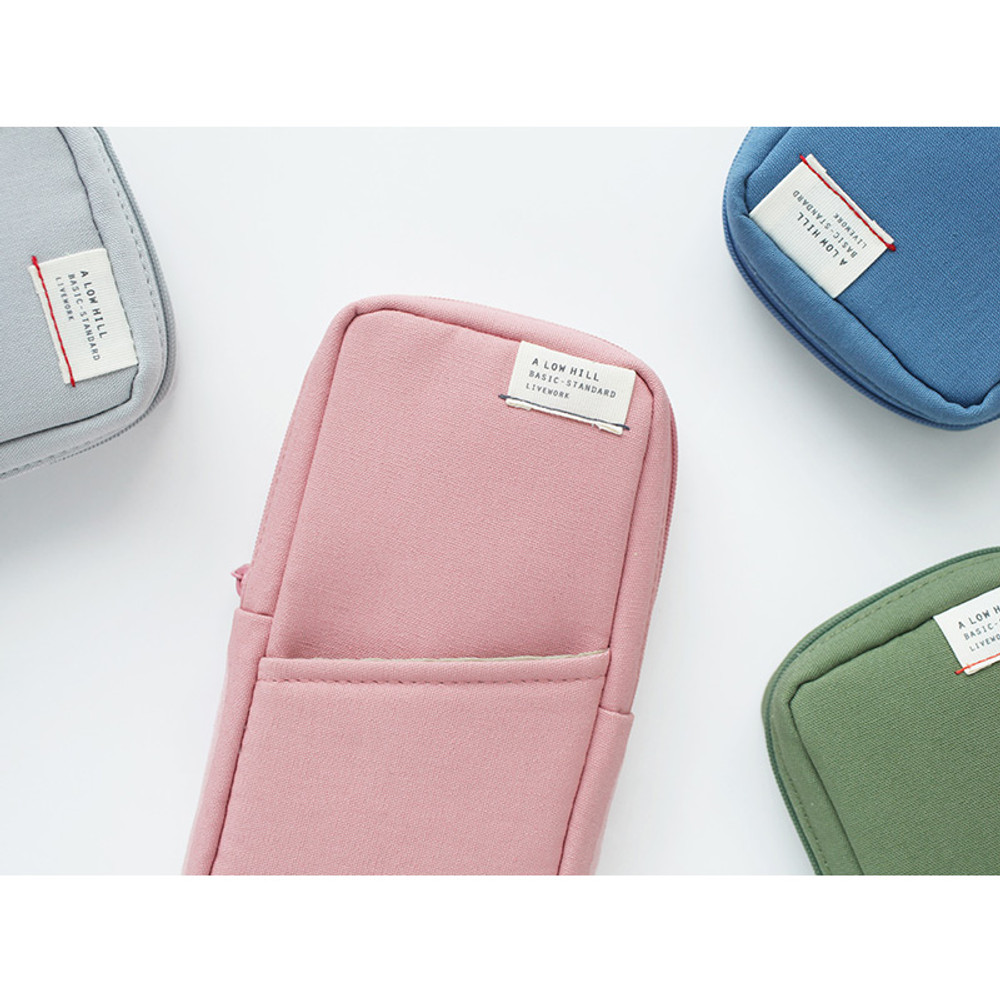 A low hill basic standard pocket block pouch