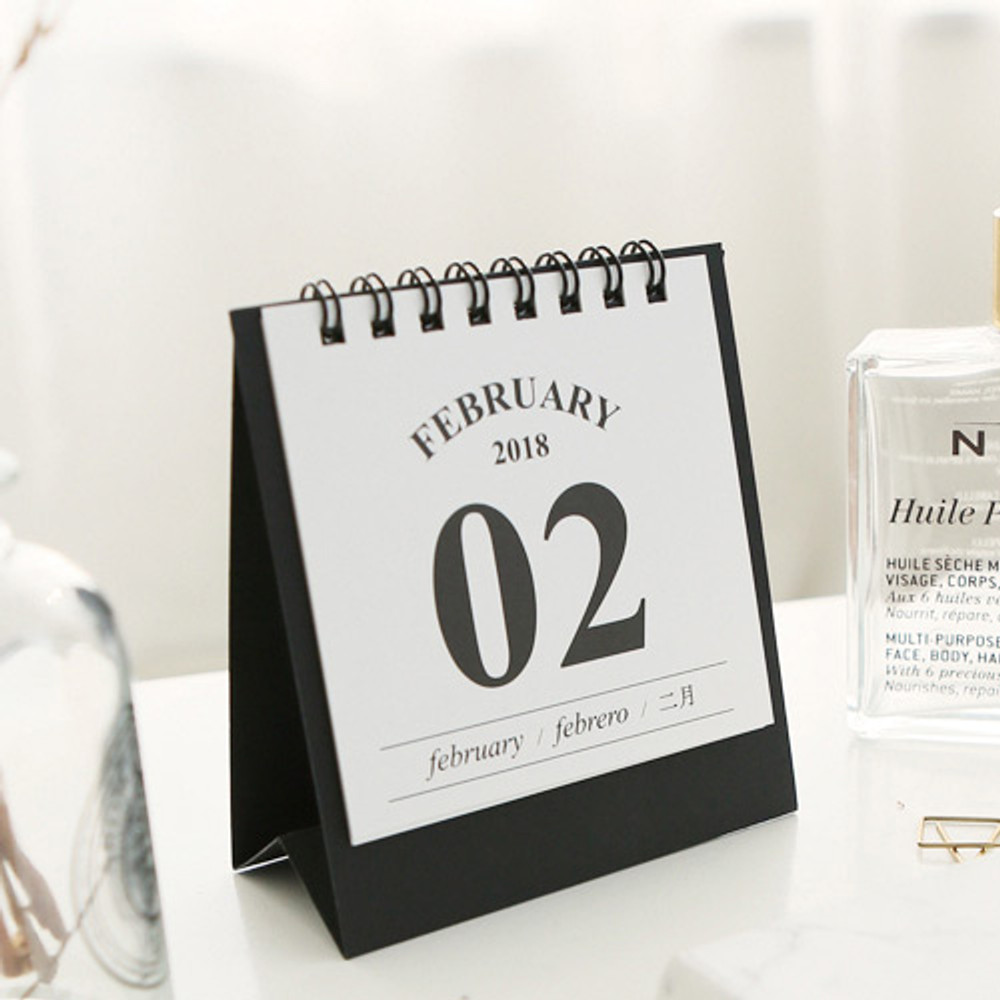 2018 Classic small spiral bound white desk calendar