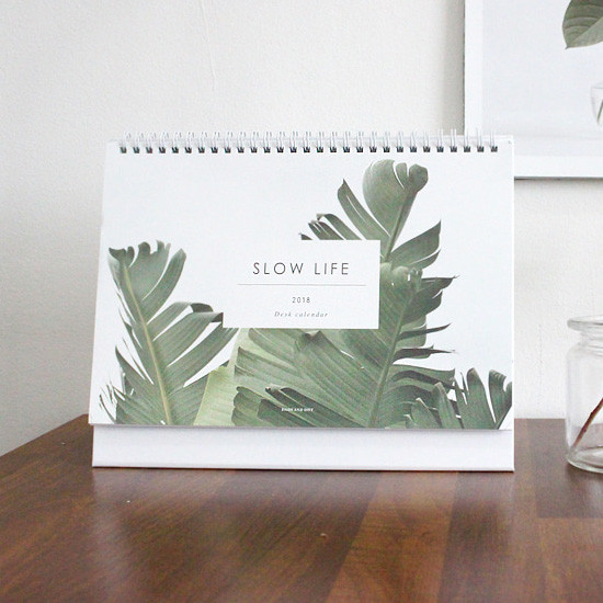 Dash and Dot 2018 Slow life spiral bound desk calendar