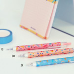 Usage example - O-ssum knock retractable ballpoint gel pen with clip