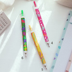 Usage example - O-ssum knock retractable ballpoint gel pen with clip