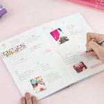 2017 Flower pattern weekly dated journal
