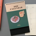 2019 Sweet illustration monthly desk calendar