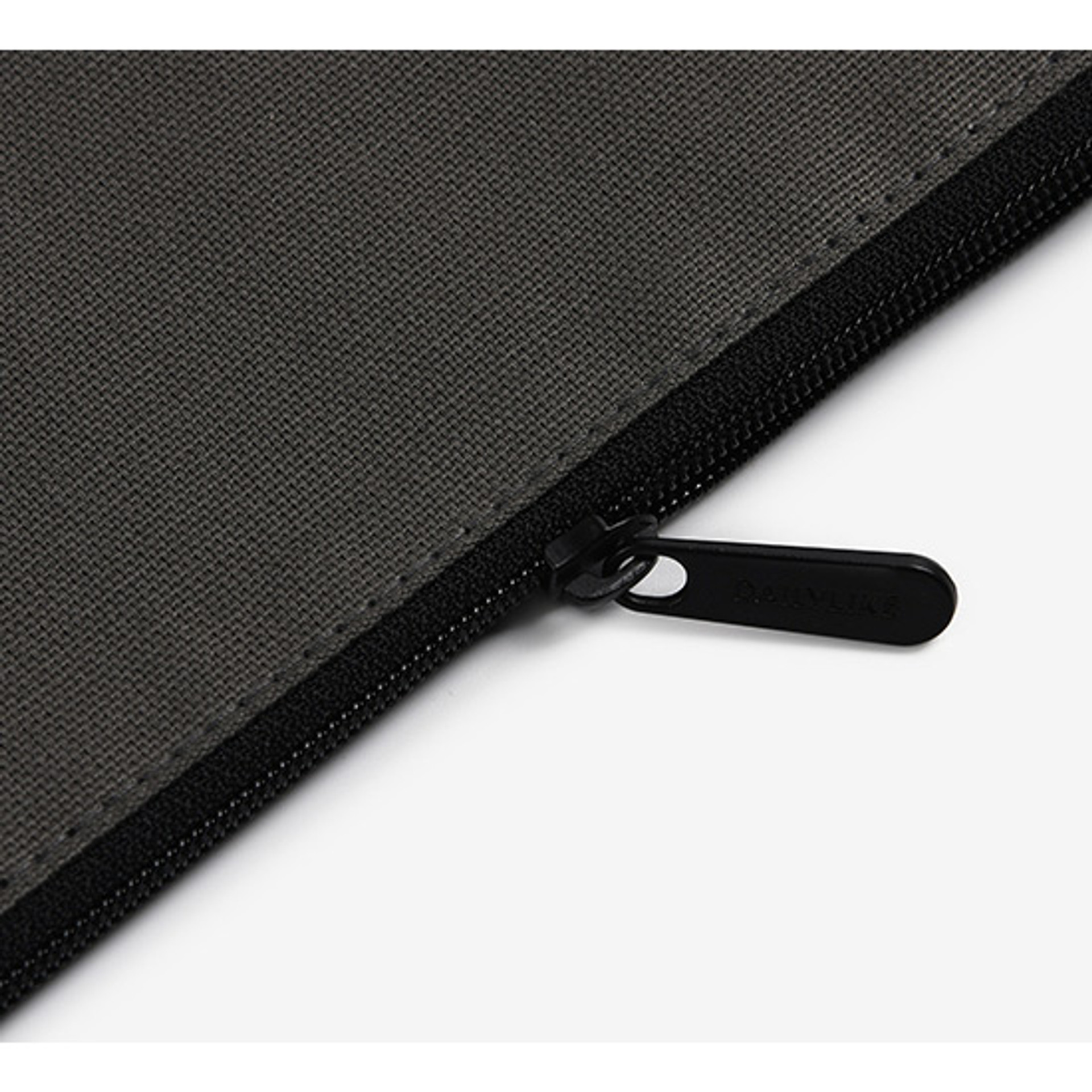 Embroidery rectangle fabric zipper pouch - Hula hoop bear