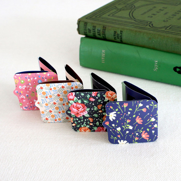 Scent of book magnetic bookmark with sticky notes