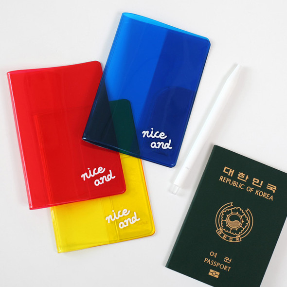 Example of use - 2NUL Nice and clear travel passport case holder